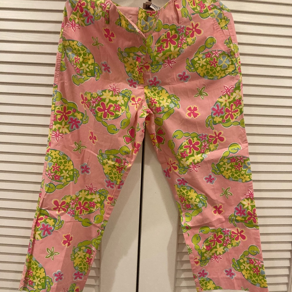 Lilly Pulitzer Pink Capri Bottoms with Turtle and Floral Print